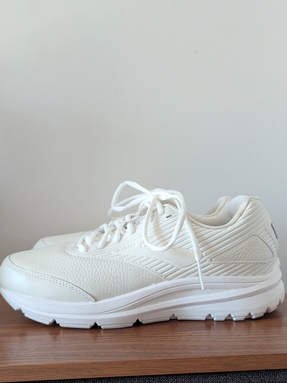 Brooks Addiction Walker 2 Women's Walking Shoes Size 10 2E Extra Wide